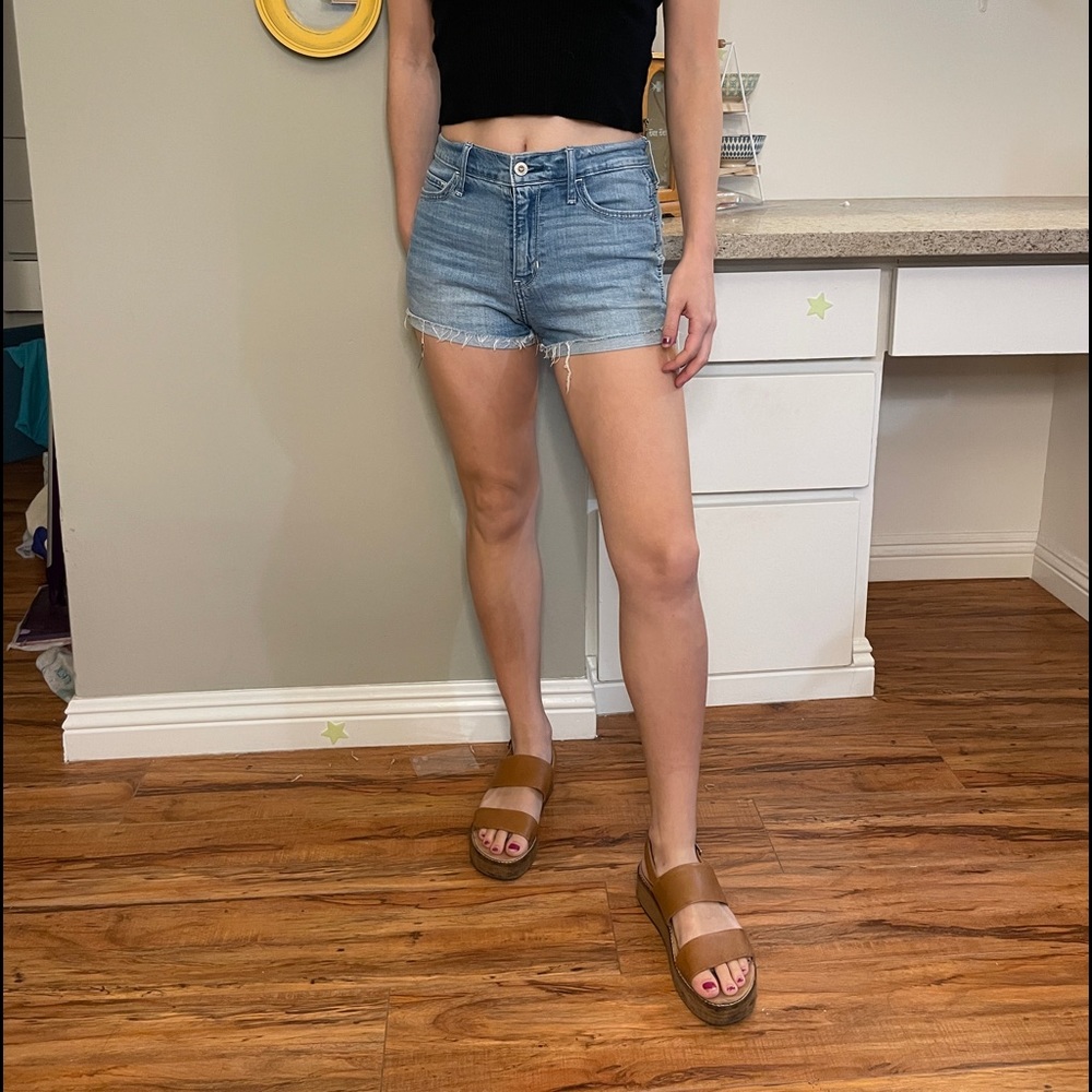 Hollister high-rise denim shorts. Size 1.
